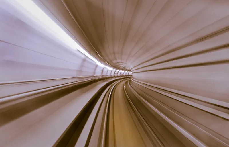 Tunnel motion blur